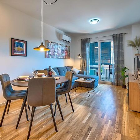 Art Apartment Monvidal Pula Extérieur photo